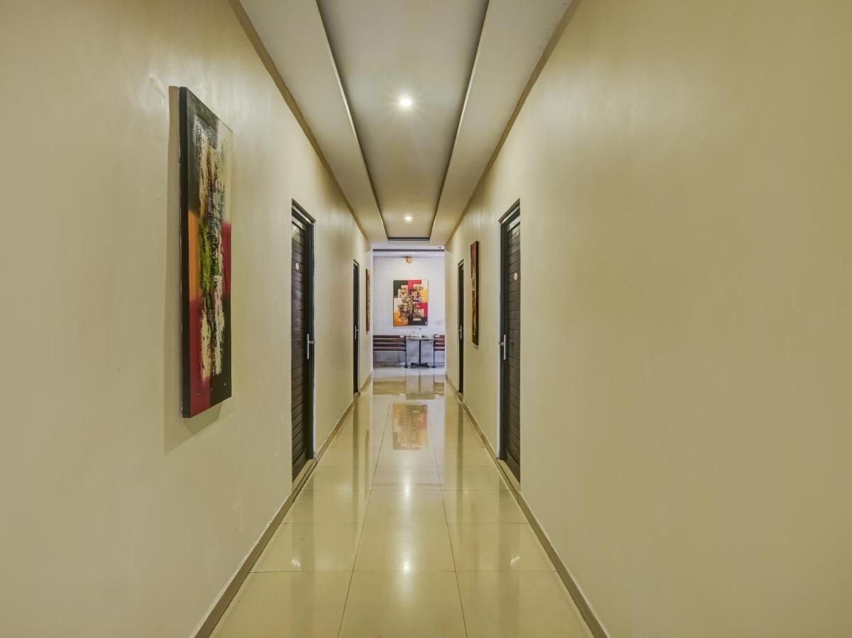 Oyo 90986 Hotel Srikandi Adisucipto Kalasan Екстер'єр фото