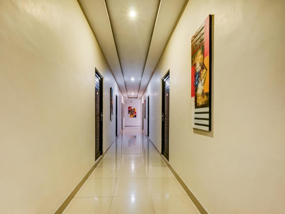 Oyo 90986 Hotel Srikandi Adisucipto Kalasan Екстер'єр фото