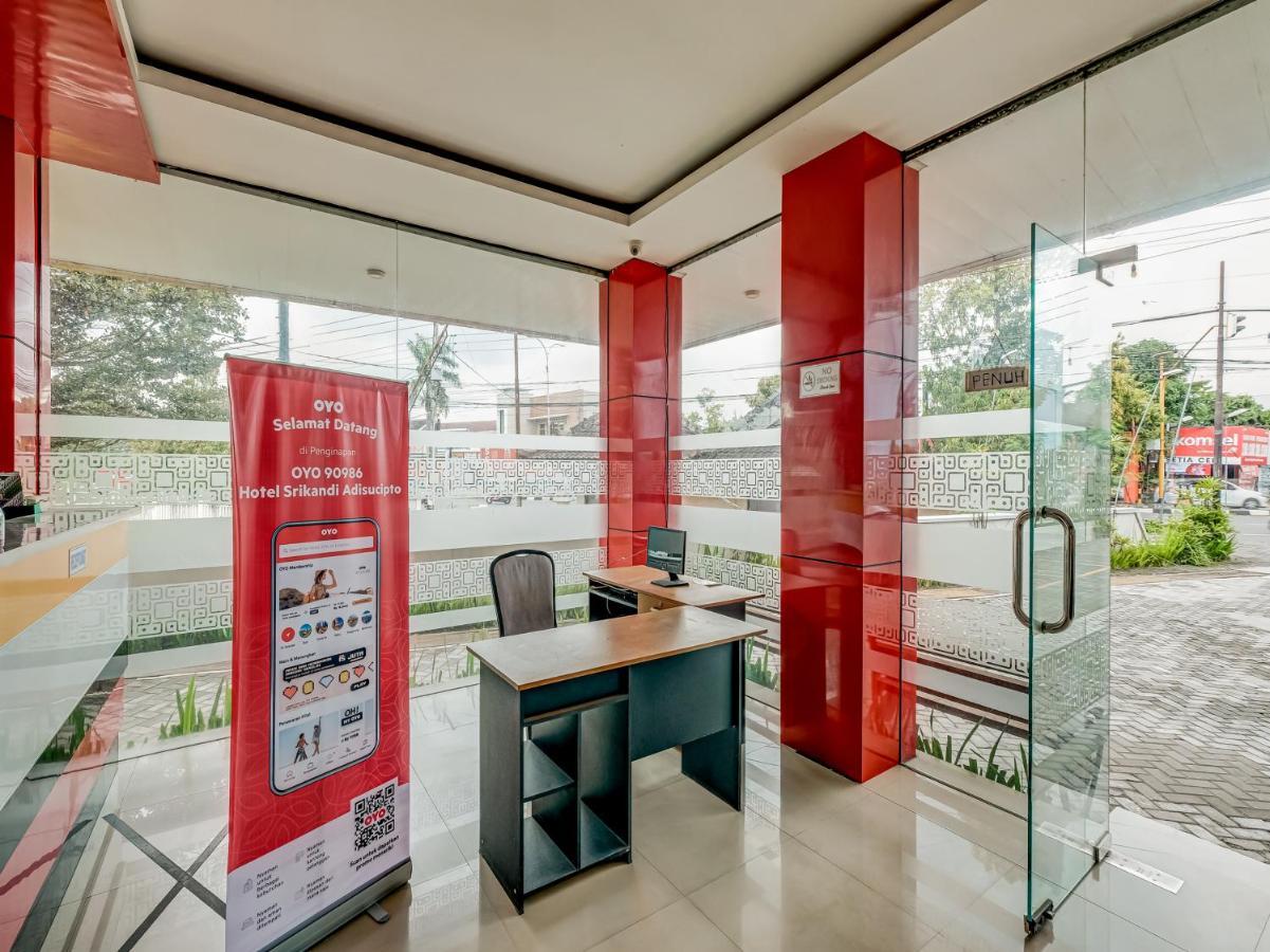 Oyo 90986 Hotel Srikandi Adisucipto Kalasan Екстер'єр фото